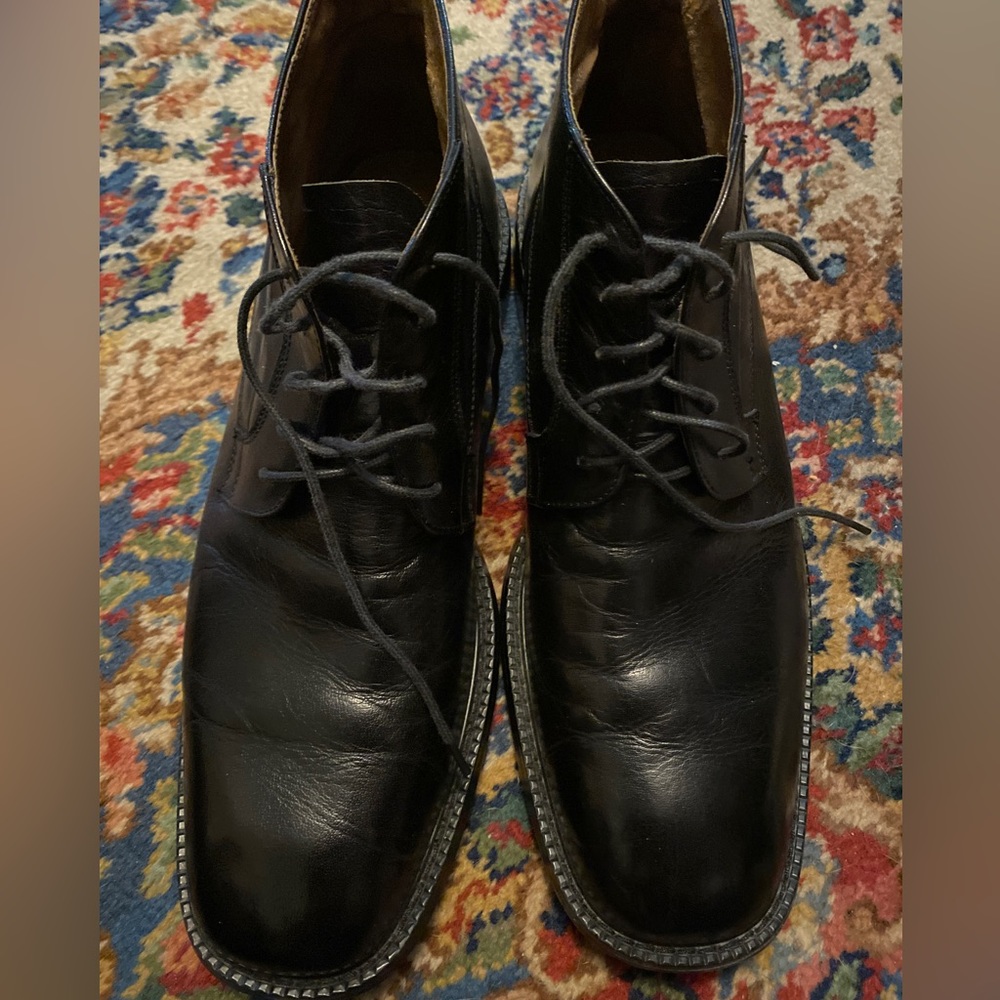 Men’s Italian Black leather shoe by Veeko size 10